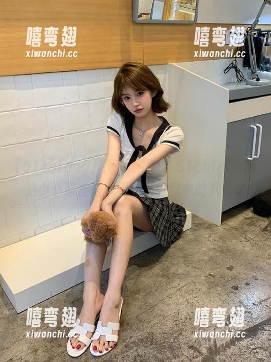 不耽误工作，51chigua网站小小靠窗边，呢喃着好梦中的八卦呀