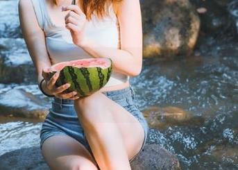 没事上718.sx网页，顺便品尝一下虚拟瓜，外加一份心理安慰！