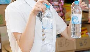 91吃瓜官网在线，双手抱瓜，彻底放飞自我！