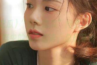 “全网吃瓜”网页里的热闹，像是人群中的低声细语，总想凑过去听听