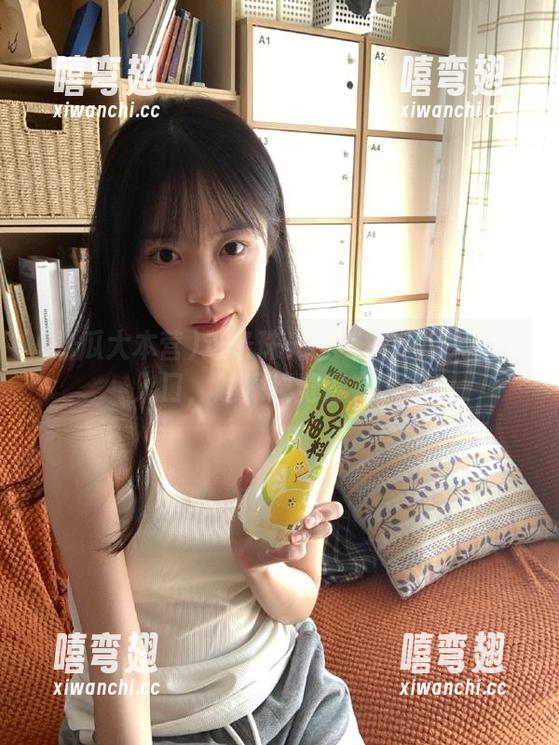 吃瓜大本营 这条珠光宝气的吃瓜大本营入口,越探越觉得有意思