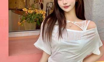在线吃瓜网，首页宛如一场狂欢，关注点却总在临时抢镜的花边新闻上！
