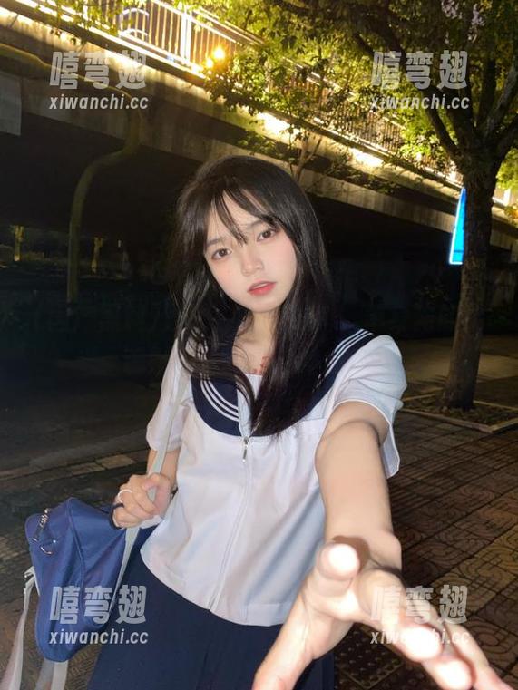 国产黑料 直达:国产黑料,单身狗的灵魂慰藉,八卦越啃越香。