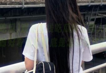 观看在线吃瓜网红撩人瞬间，顿时好奇她们到底是怎样练成的！