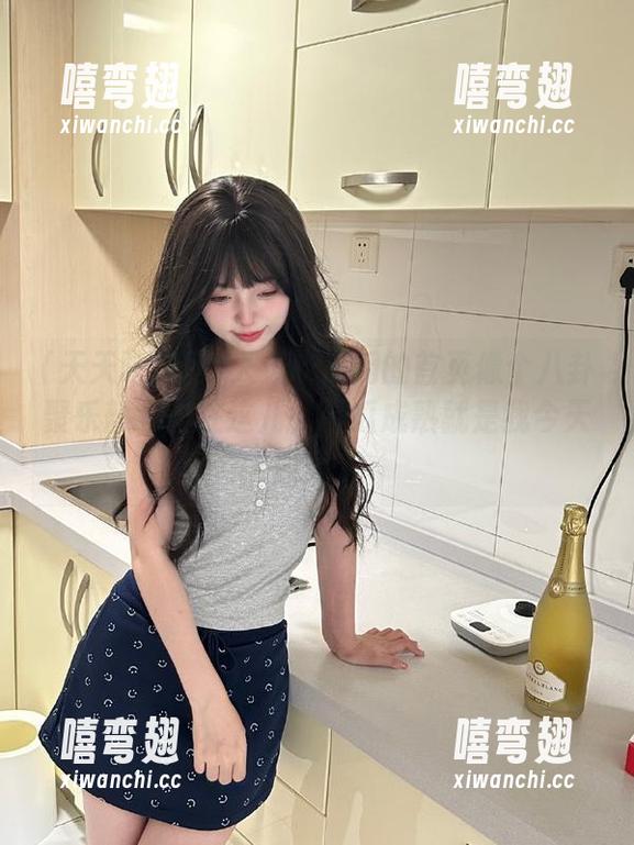 天天吃瓜网的首页像个八卦聚乐部，坐在这儿，等瓜成熟就是我今天的事。