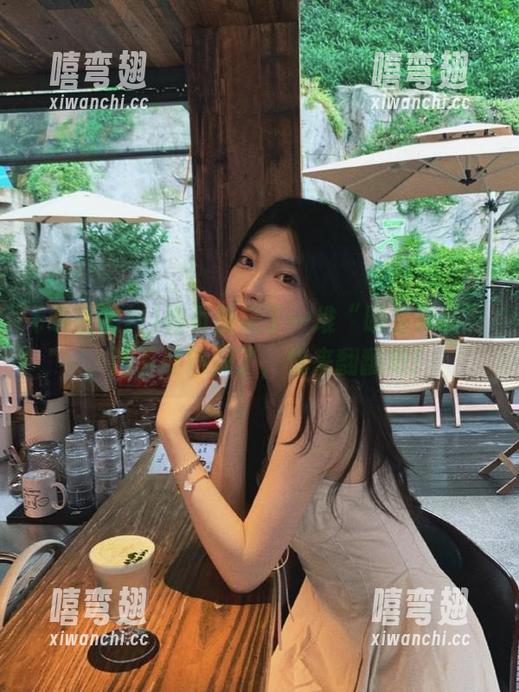 首页搬来了一堆“明星黑料”，这下可热闹了，快来翻翻吧！