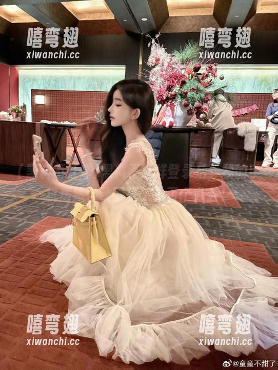 黑料不打烊登录后，我的手机居然自动下载了八百个八卦！