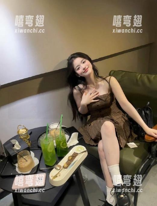 黑料网站的地址一放出，我的天，多汁的瓜再也挡不住了！